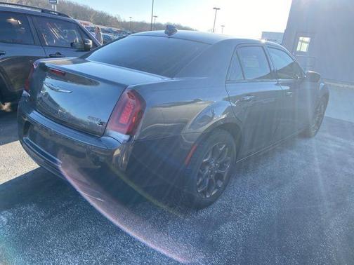 2016 Chrysler 300 S