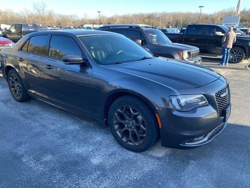 2016 Chrysler 300 S