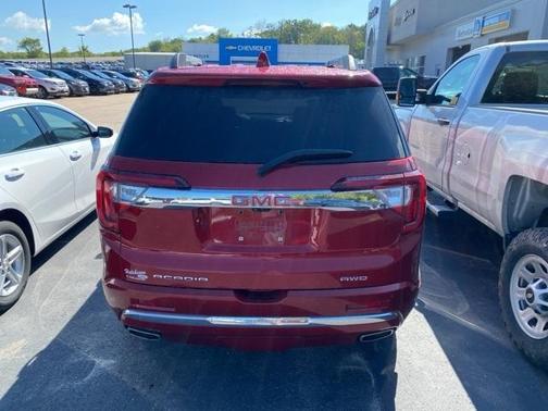 2023 GMC Acadia Denali