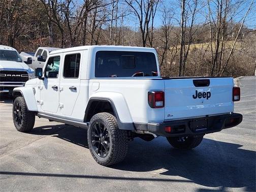 2025 Jeep Gladiator Sport