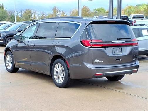 2022 Chrysler Pacifica Touring-L