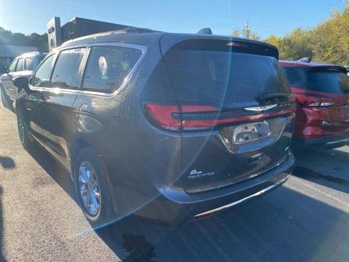 2022 Chrysler Pacifica Touring-L