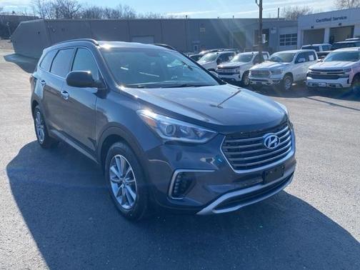 2017 Hyundai SANTA FE SE