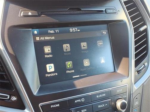 2017 Hyundai SANTA FE SE