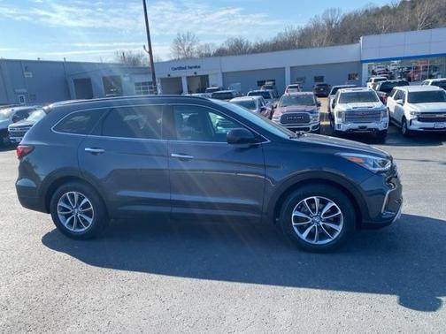 2017 Hyundai SANTA FE SE