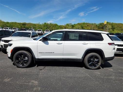 2025 Jeep Grand Cherokee L Laredo