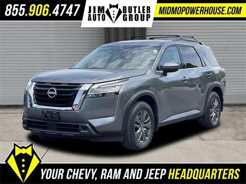 2022 Nissan Pathfinder SV