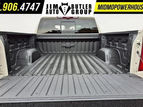 White Sand 2026 Chevrolet Silverado 1500 High Country