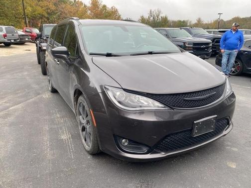 2020 Chrysler Pacifica Touring-L
