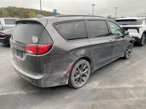 2020 Chrysler Pacifica Touring-L