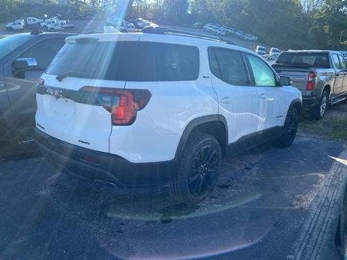 2022 GMC Acadia SLT