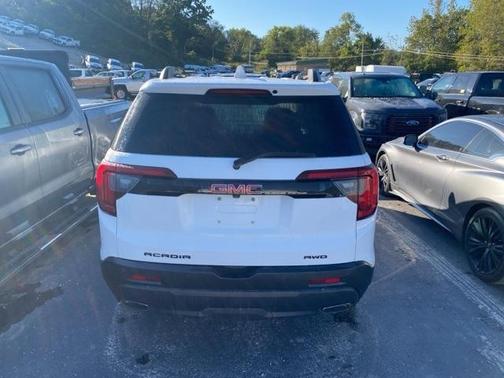 2022 GMC Acadia SLT
