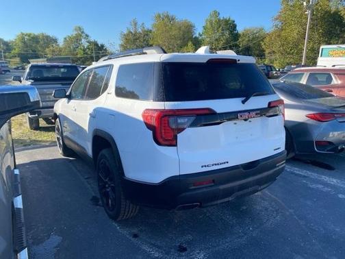 2022 GMC Acadia SLT
