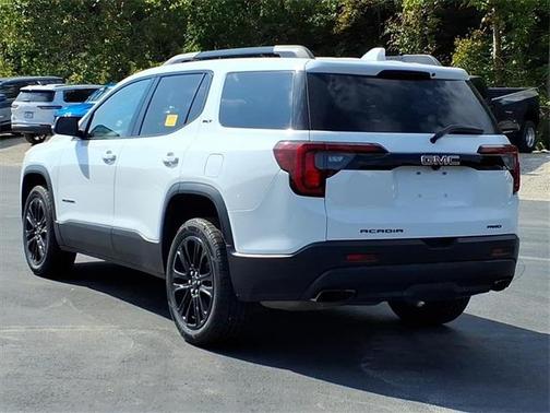2022 GMC Acadia SLT
