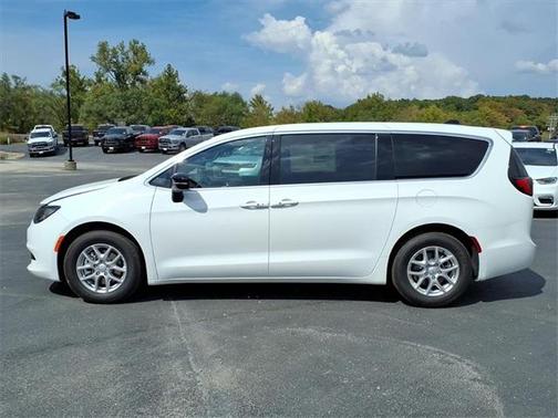 2026 Chrysler Voyager LX