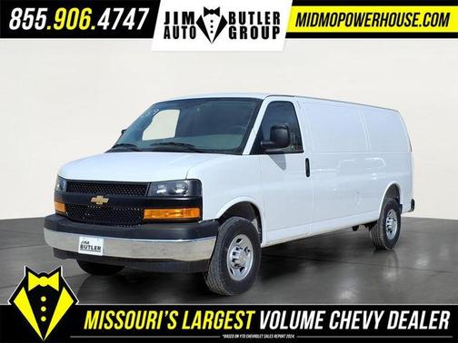 Summit White 2026 Chevrolet Express 3500 Work Van