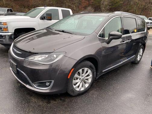2018 Chrysler Pacifica Touring-L