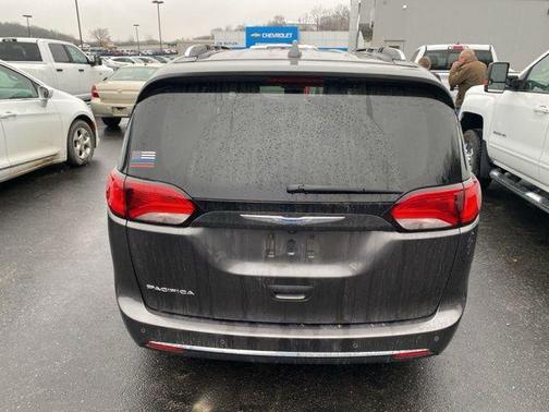 2018 Chrysler Pacifica Touring-L
