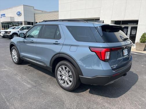 2025 Ford Explorer Active
