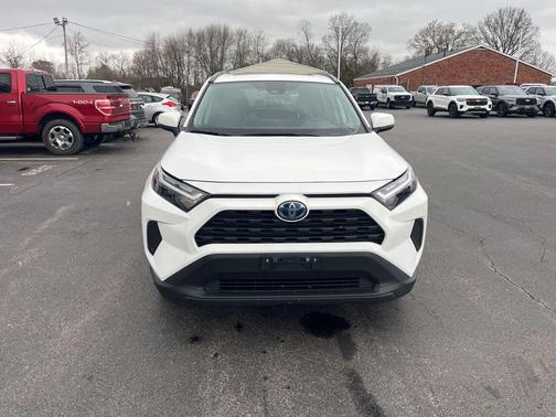 2022 Toyota RAV4 Hybrid XLE