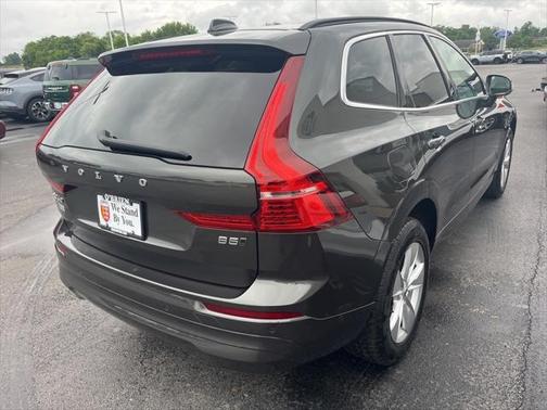 2022 Volvo XC60 Momentum