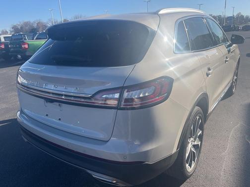 2021 Lincoln Nautilus Reserve