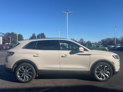 2021 Lincoln Nautilus Reserve