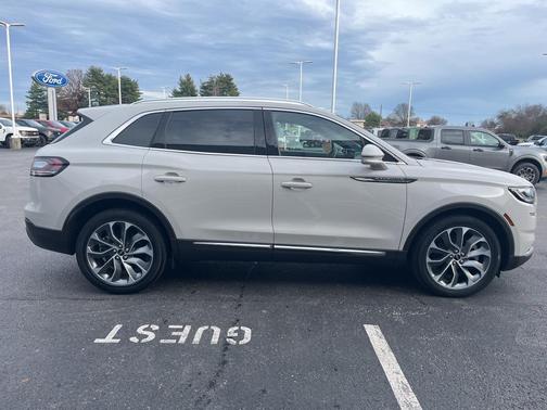 2021 Lincoln Nautilus Reserve