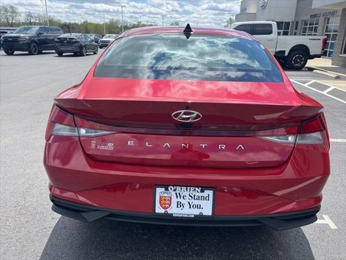 2022 Hyundai ELANTRA SEL
