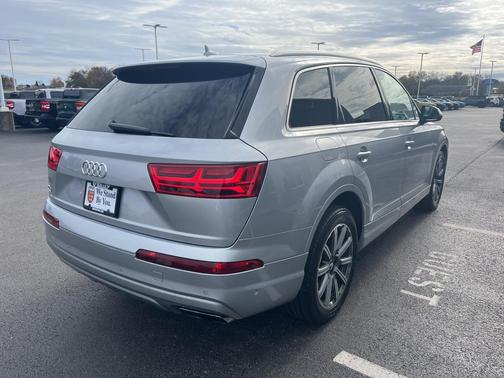 2019 Audi Q7 55 Premium Plus
