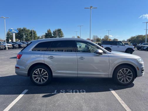 2019 Audi Q7 55 Premium Plus