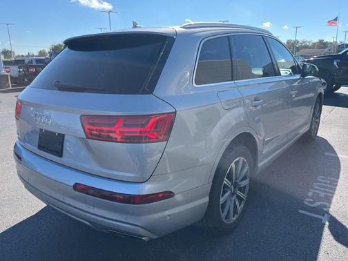 2019 Audi Q7 55 Premium Plus