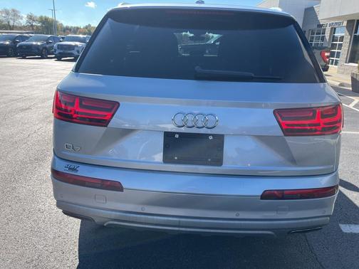 2019 Audi Q7 55 Premium Plus