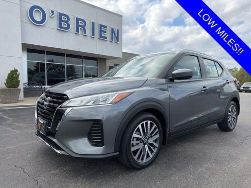 Gun Metallic 2024 Nissan Kicks SV