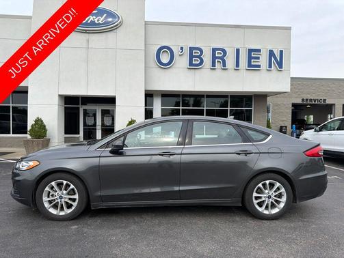 MAGNETIC METALLIC 2019 Ford Fusion SE