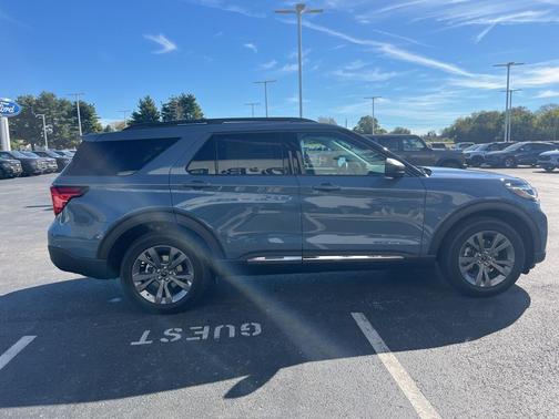 2025 Ford Explorer Active