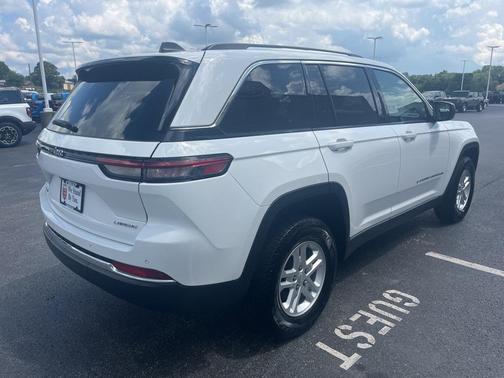 2022 Jeep Grand Cherokee Laredo