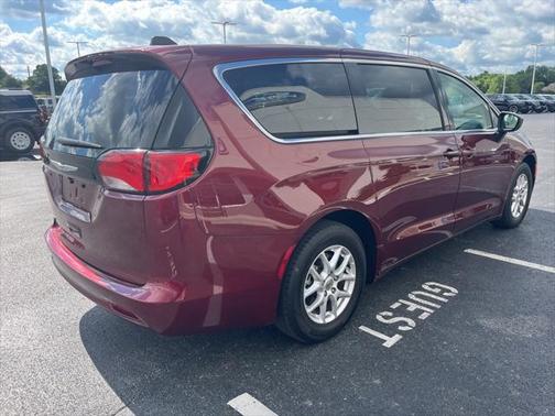 2022 Chrysler Voyager LX