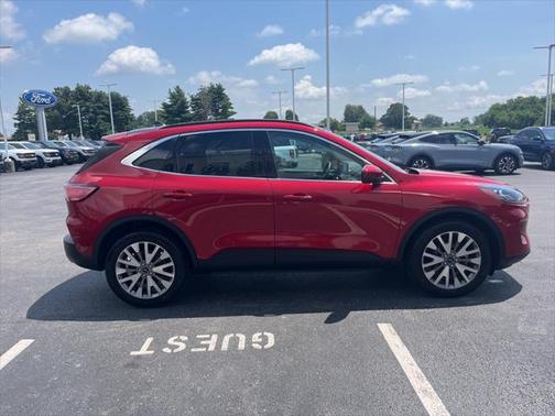 2022 Ford Escape Titanium