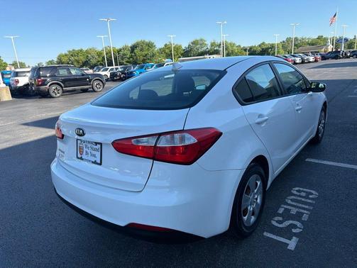 Clear White 2016 Kia Forte LX