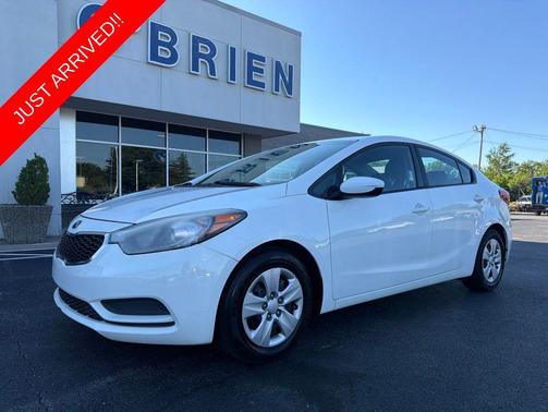 Clear White 2016 Kia Forte LX