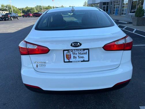 Clear White 2016 Kia Forte LX