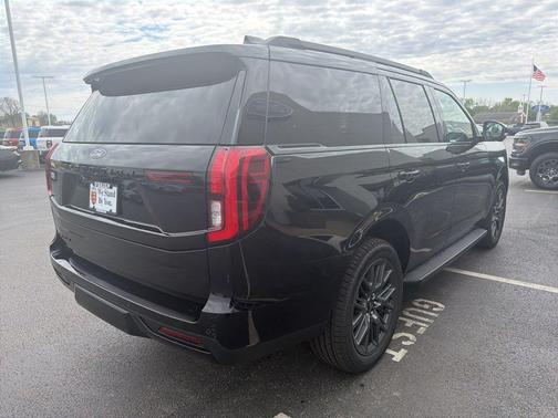 Agate Black Metallic 2026 Ford Expedition Platinum