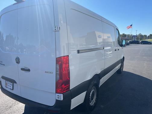 2022 Mercedes-Benz Sprinter 1500 Standard Roof I4