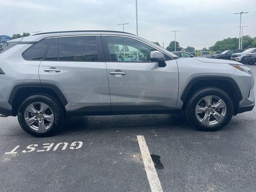 2023 Toyota RAV4 Hybrid LE
