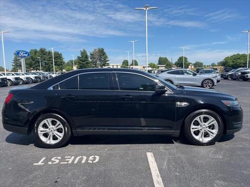 2016 Ford Taurus SEL