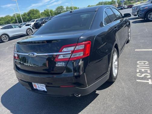 2016 Ford Taurus SEL