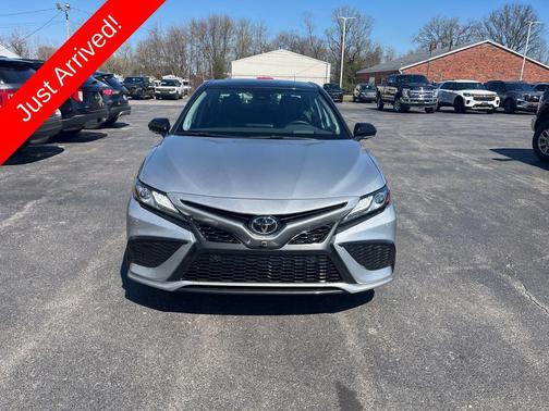 Celestial Silver Metallic/Midnight Black Metallic 2023 Toyota Camry XSE