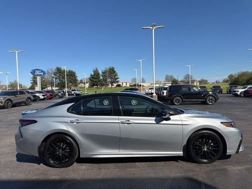 Celestial Silver Metallic/Midnight Black Metallic 2023 Toyota Camry XSE