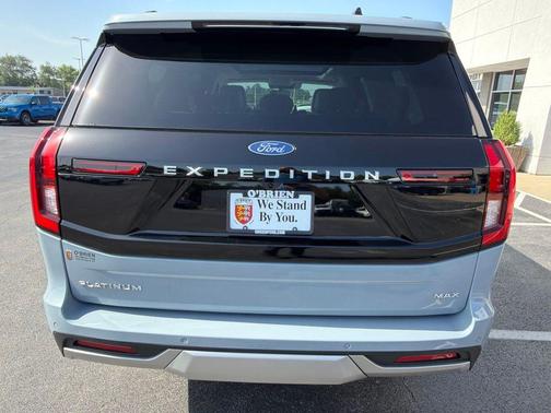 Glacier Gray Metallic Tri-Coat 2026 Ford Expedition Max Platinum